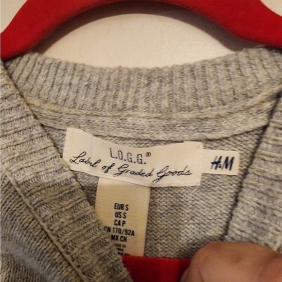 H&M label of graded goods sweeter size small - Picture 4 of 4